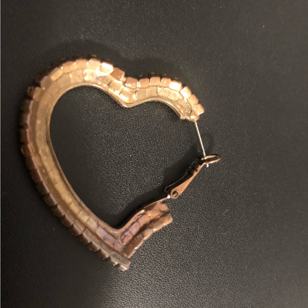 FREE WITH PURCHASE Heart shape earrings - Picture 6 of 6
